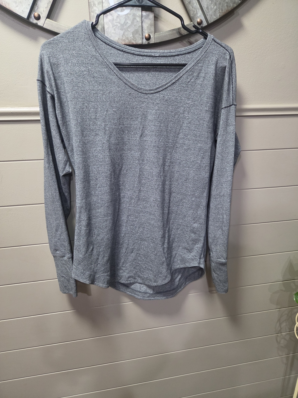 lululemon athletica Heather Gray Long-Sleeve V-Neck Top